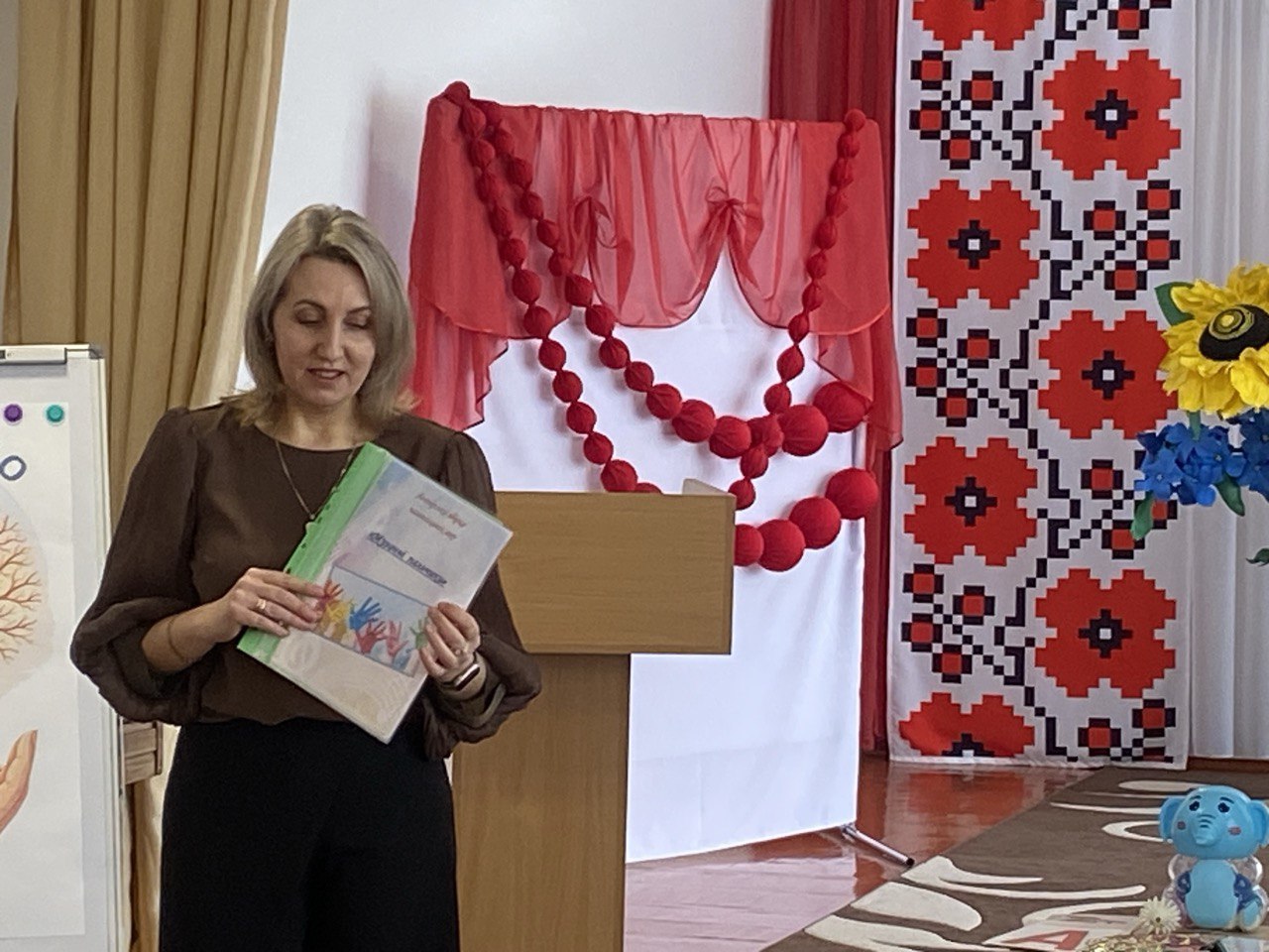 Photo 5233438154809873195 Y